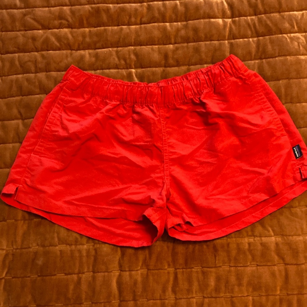Women’s M Red Barely Baggies, EUC